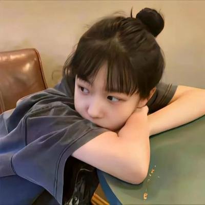 玄学大佬靠摆摊惊艳全球